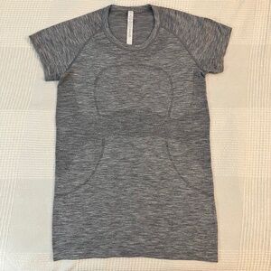 Lululemon Swift Stride Short Sleeve Shirt Gray Womens Size 8 Running Top Tee